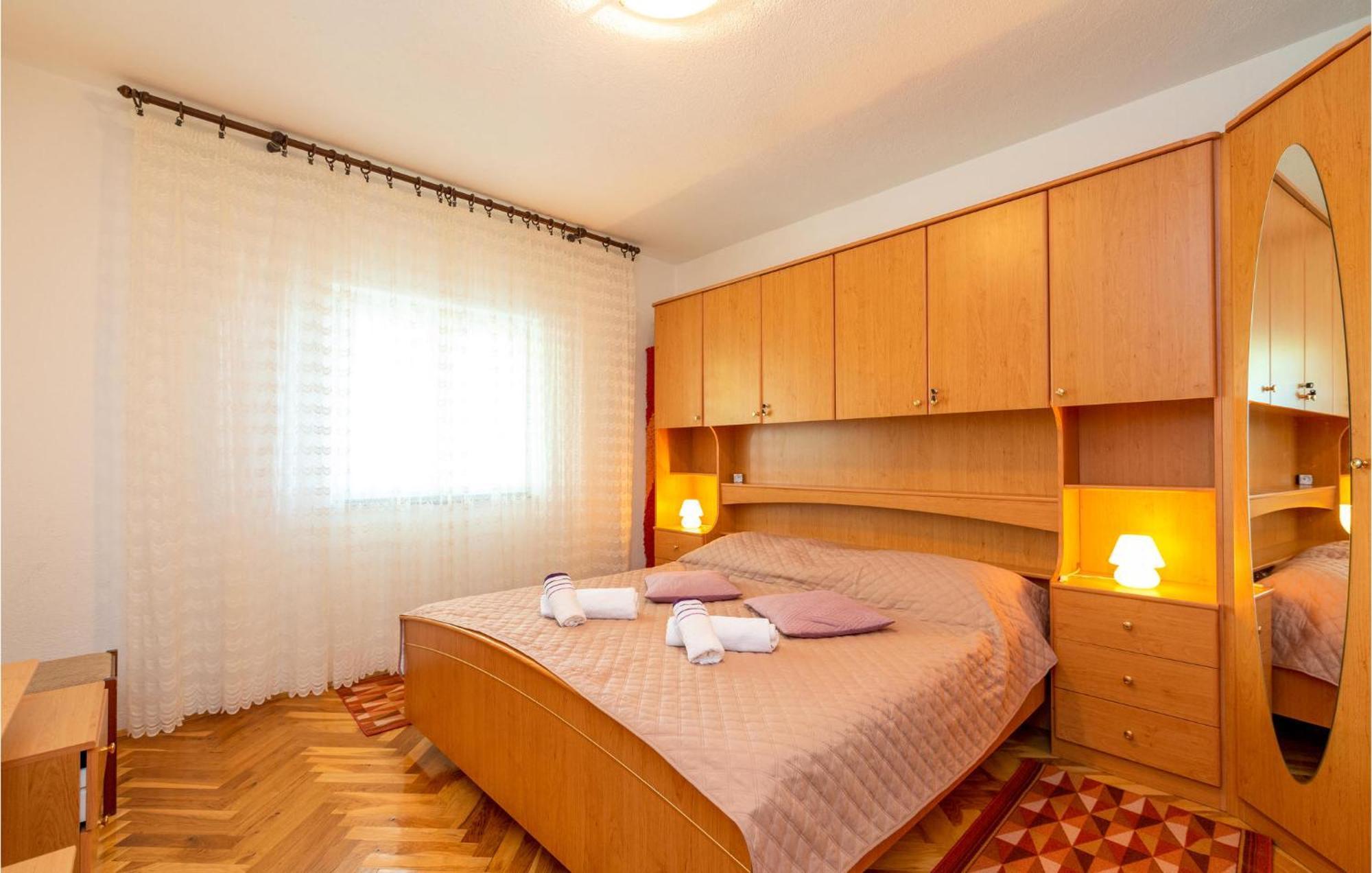Lovely Apartment In Rovanjska With House Sea View Екстер'єр фото