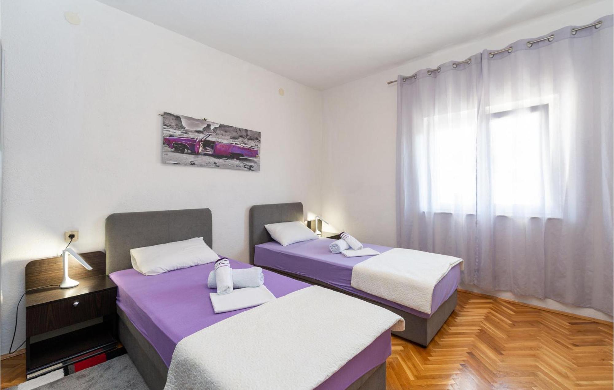 Lovely Apartment In Rovanjska With House Sea View Екстер'єр фото