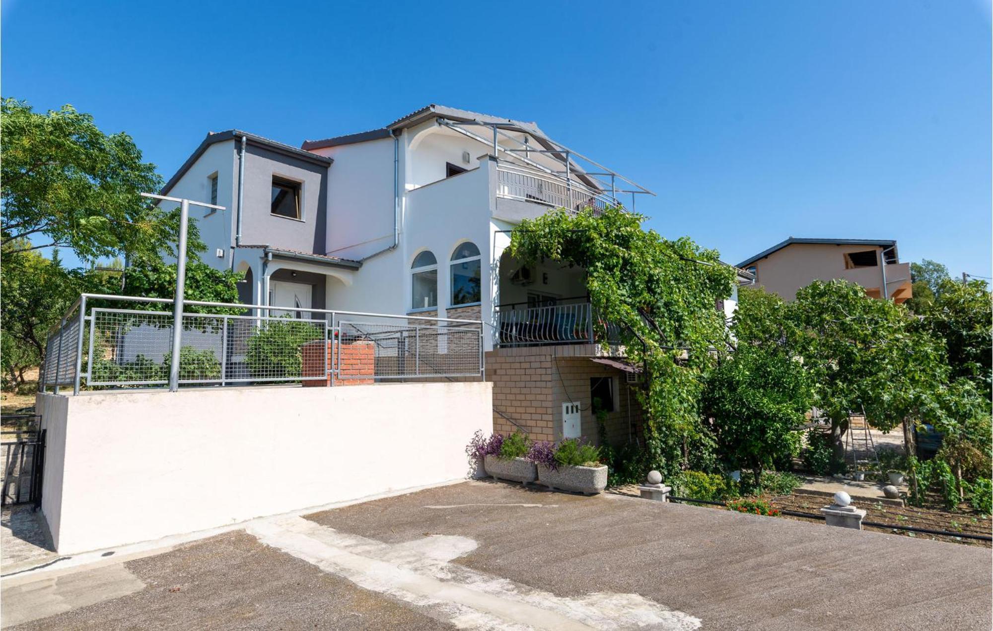 Lovely Apartment In Rovanjska With House Sea View Екстер'єр фото
