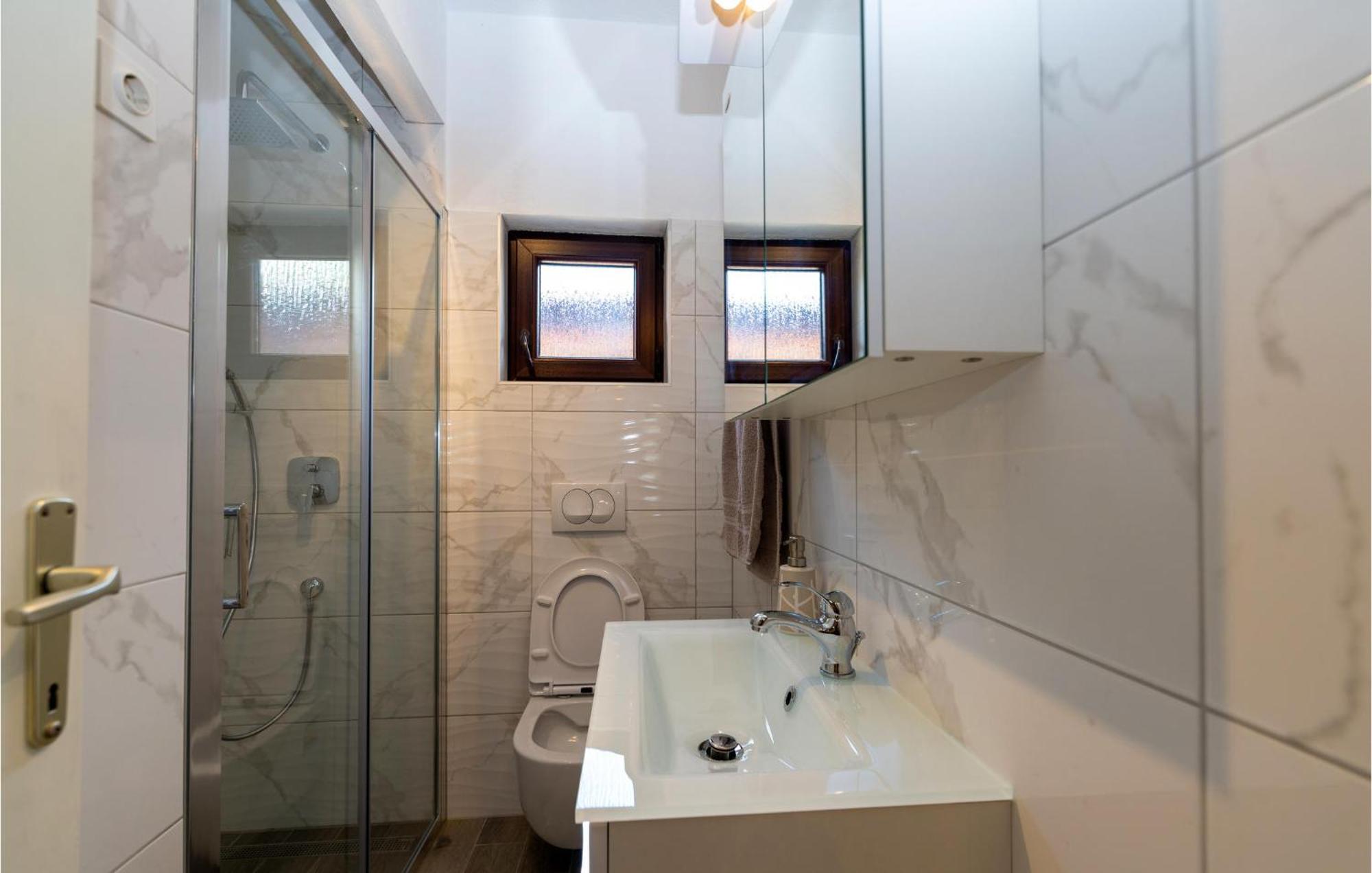 Lovely Apartment In Rovanjska With House Sea View Екстер'єр фото
