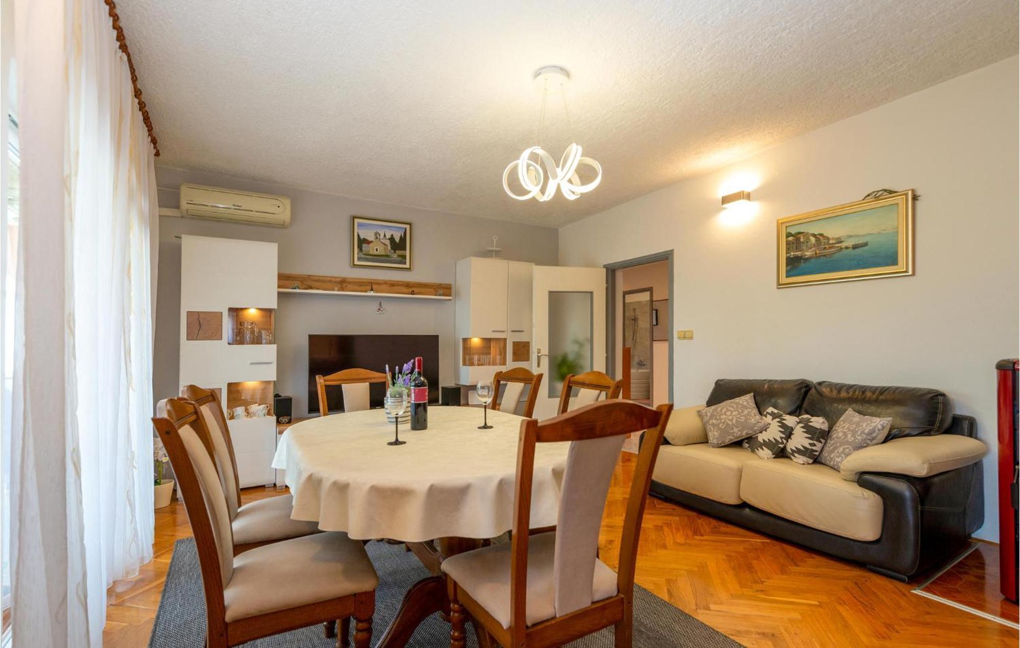 Lovely Apartment In Rovanjska With House Sea View Екстер'єр фото